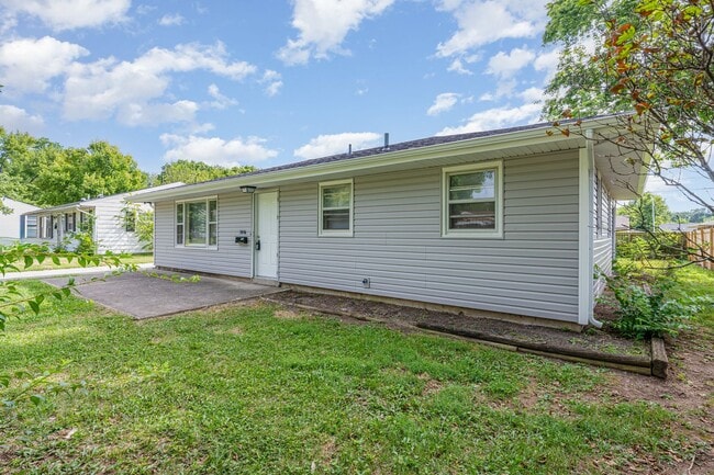 Building Photo - Stunning 3 Bed 1 Bath Ranch Home