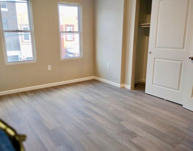 Building Photo - 1536 S Napa St