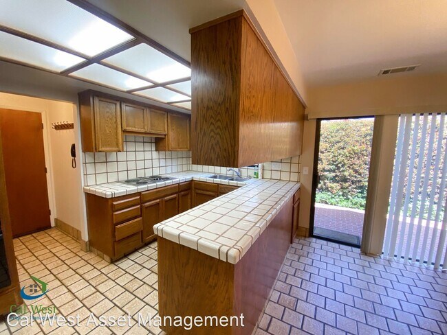 Foto del edificio - 4 br, 2 bath House - 208 Lester Lane