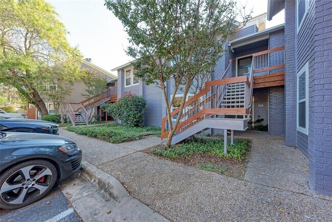 Foto del edificio - 2106 Nickerson St
