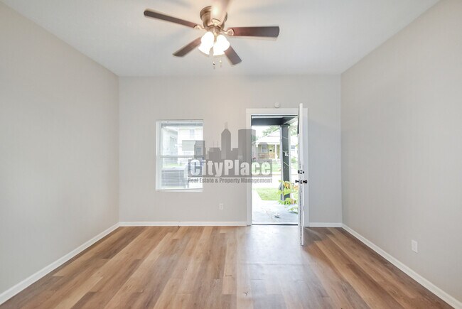 Foto del edificio - 2862 Highland Pl
