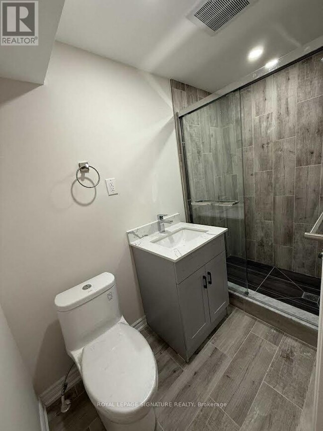 Building Photo - 4050 Dunmow Crescent