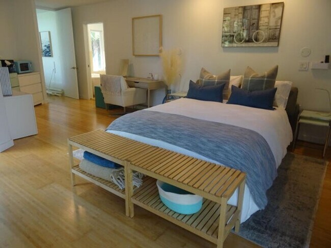 Foto del edificio - 930 Rambling Dr Cir