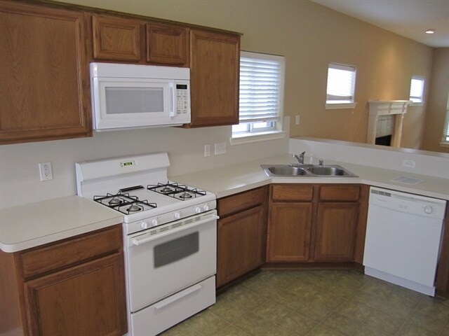 Building Photo - 802 Brickstone Court