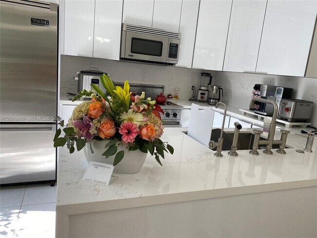 Foto del edificio - 9101 SW 19th Pl