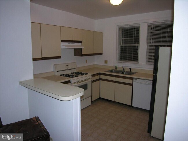 Foto del edificio - 577 Green Ln