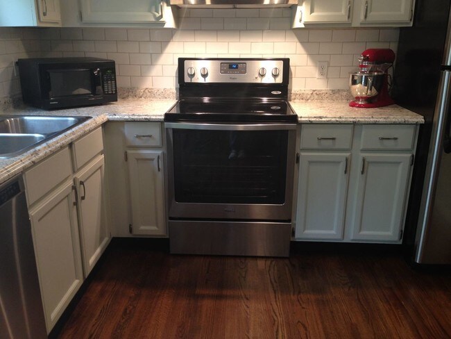 Kitchen - 373 Umstead Dr