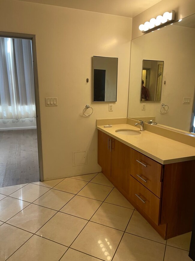 Foto del edificio - AMAZING DTLA Luxury Condo for LEASE!!!