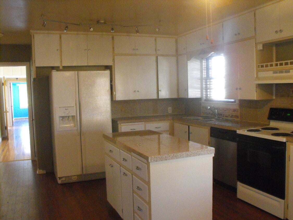 Primary Photo - CLASSIC HOME CORNER LOT HARDWOOD FLOORS