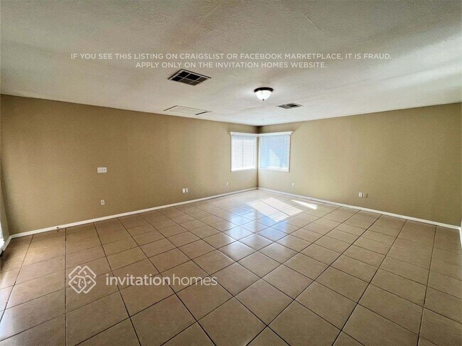 Foto del edificio - 134 S Main Dr