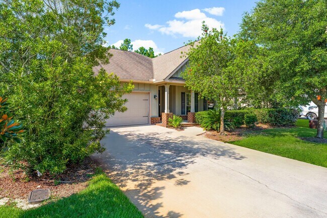 Foto del edificio - 132 Whispering Lake Dr