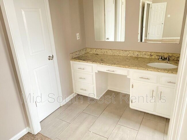 Building Photo - 6546 Whitetail Ln