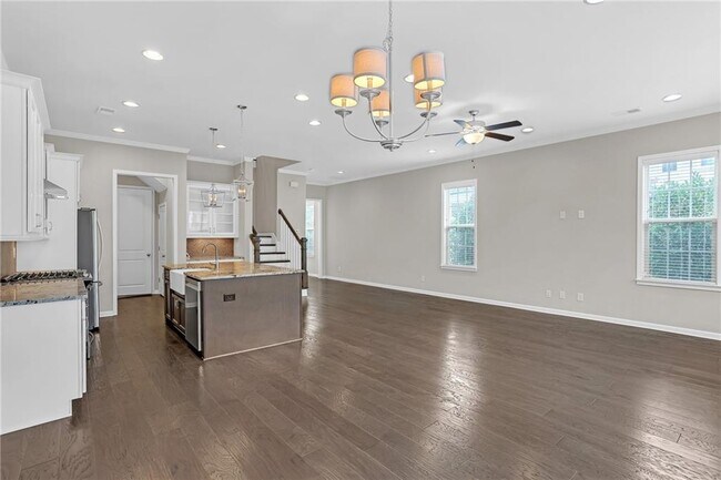 Foto del edificio - 3638 Moorewood Ln S E