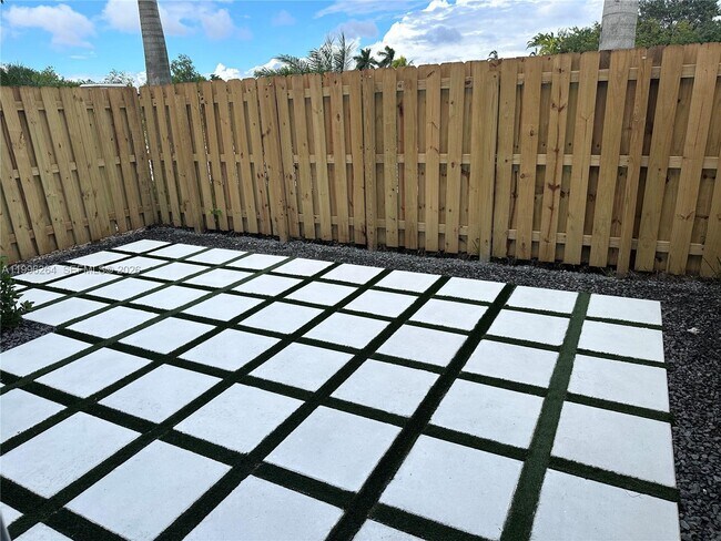 Foto del edificio - 2671 SE 10th St