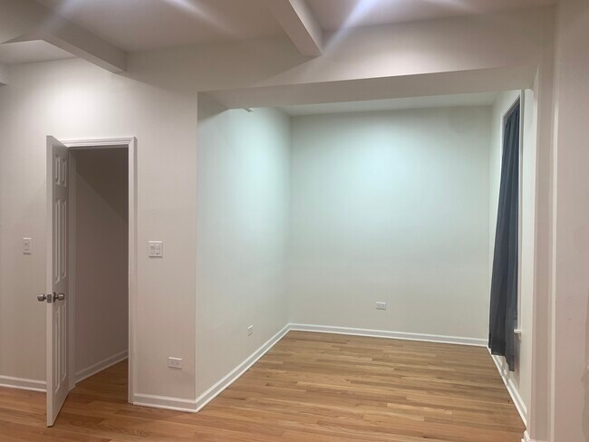Foto del edificio - 3617 W Belmont Ave