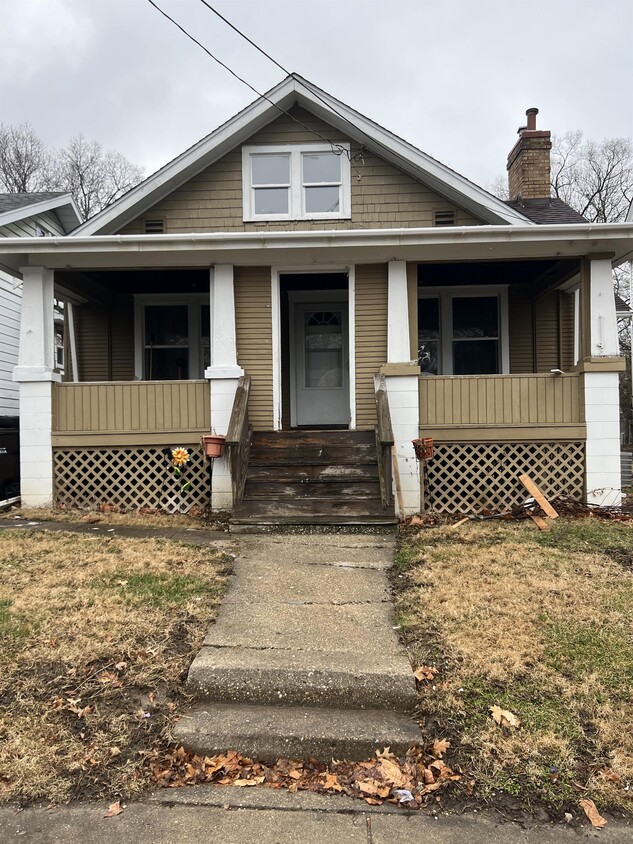 2410 N Dechman Ave, Peoria, IL 61603 House Rental in Peoria, IL