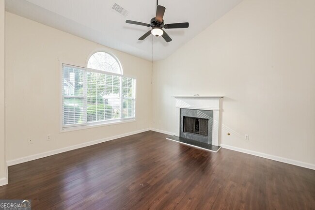 Foto del edificio - 2770 Lake Park Ridge W