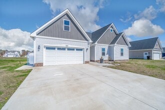 Building Photo - 304 Sailors Wy