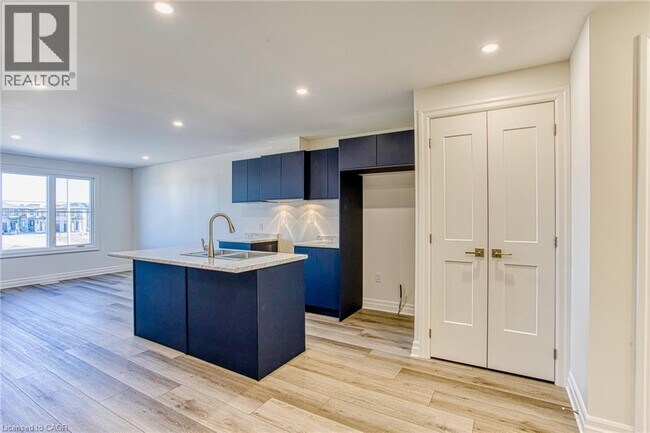 Building Photo - 7497 Marvel Dr