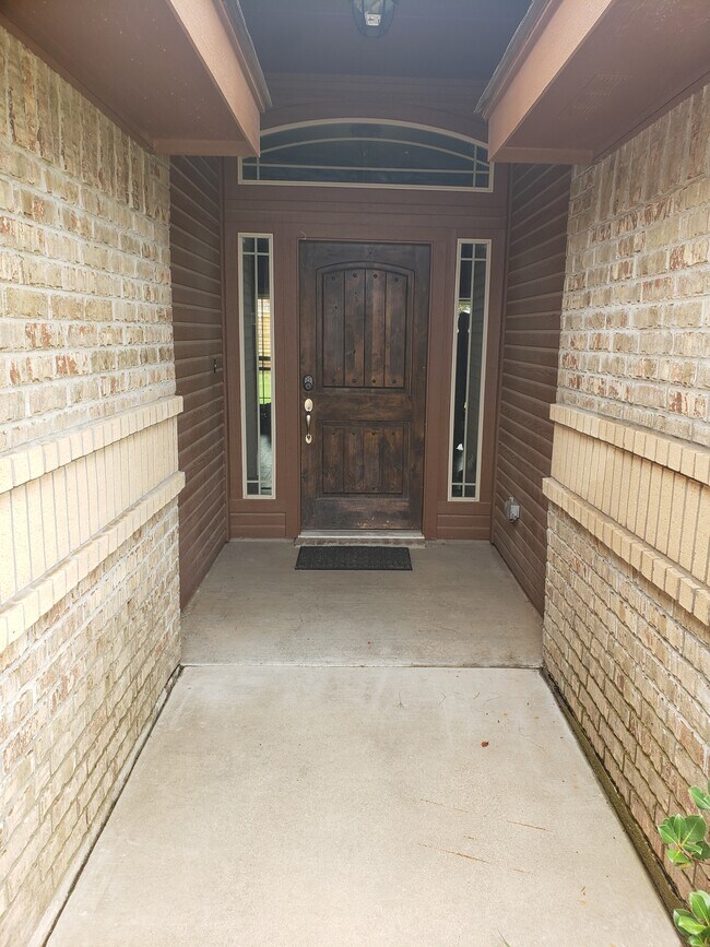 Building Photo - 4933 Spring Creek Rd