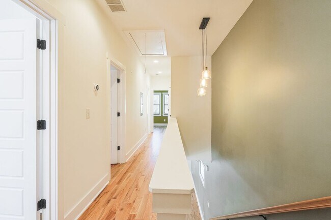 Foto del edificio - 870 Westmont Rd SW