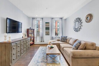 Building Photo - 1107 Washington St