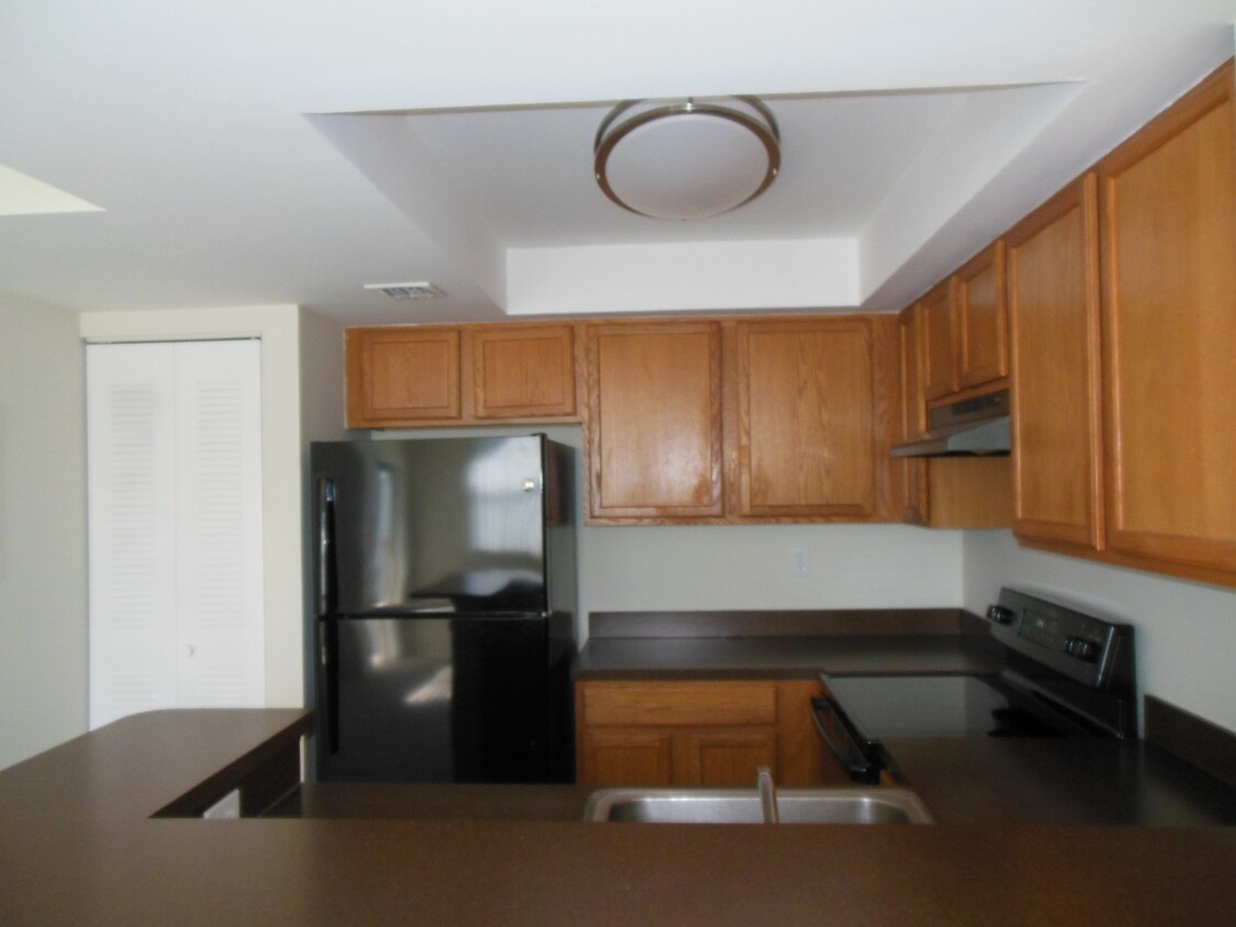 Primary Photo - ONE BEDROOM ONE BATHROOM! WATERFRONT COMMU...