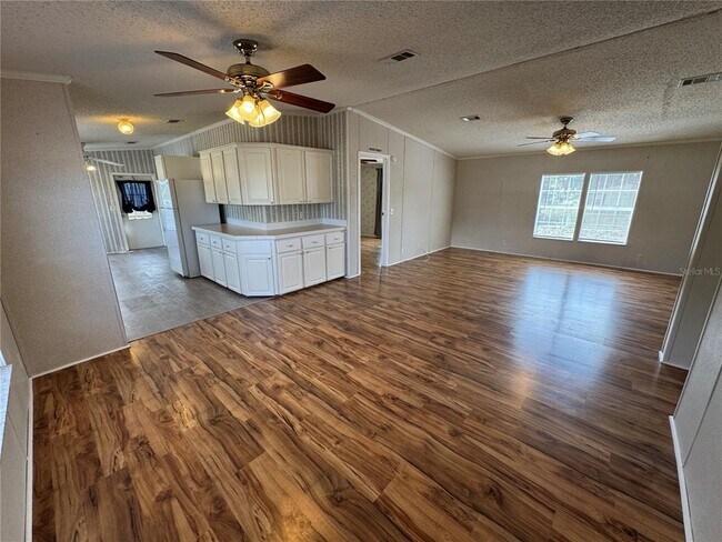 Foto del edificio - 35108 Forest Lake Rd