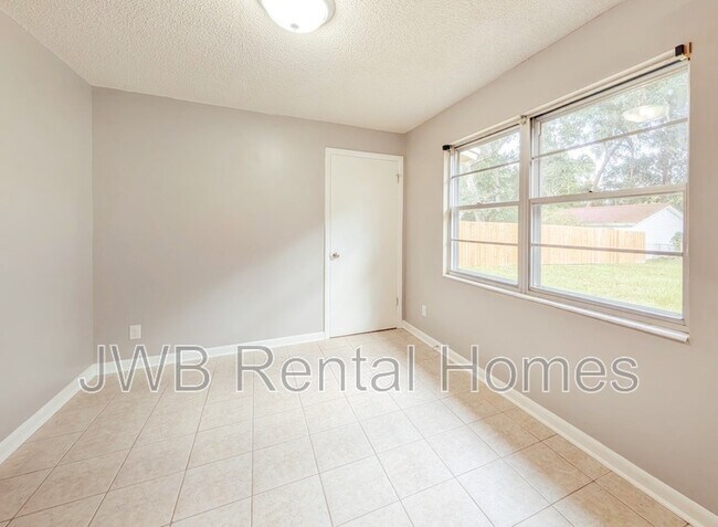 Foto del edificio - 4809 Seaboard Ave