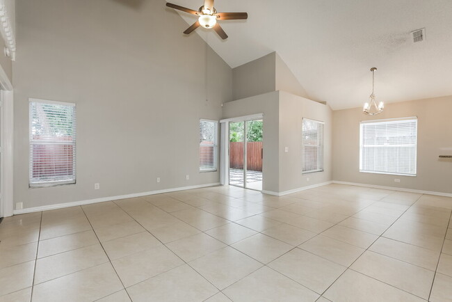 Building Photo - 1443 Scotch Pine Dr