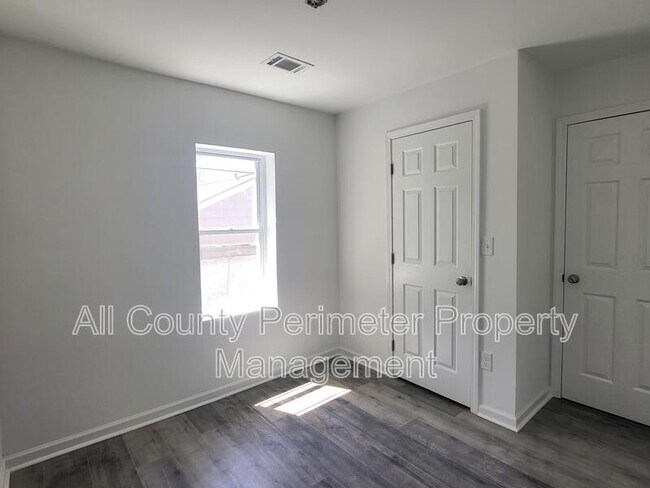 Foto del edificio - 1154 Windsor St SW