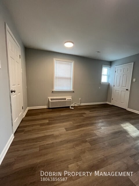Building Photo - 1721 Blair St