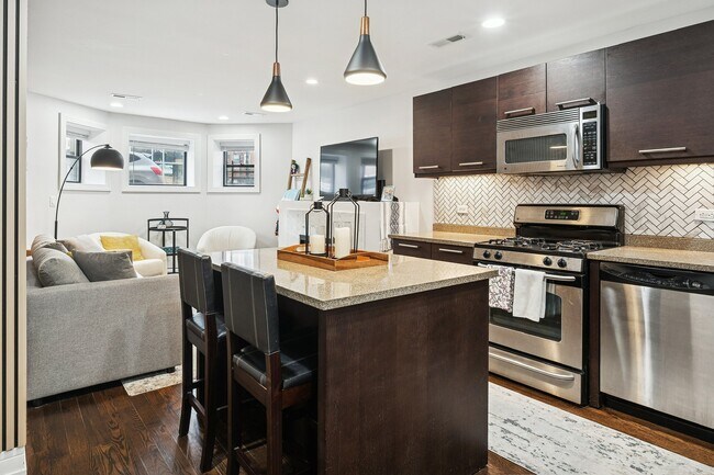 Foto del edificio - 805 W Bradley Pl