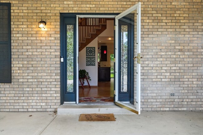 Building Photo - Beautiful 5 Bed / 4 Bath in Superior