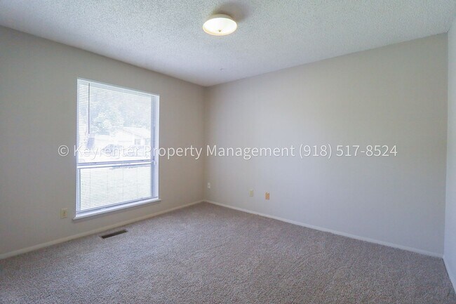 Foto del edificio - 6135 S Troost Ave