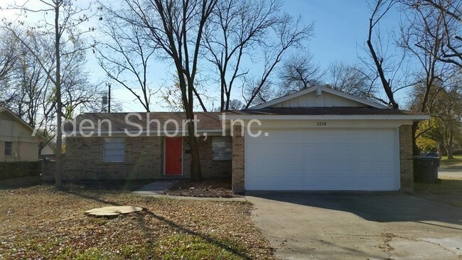 Building Photo - 1518 McDonald Dr