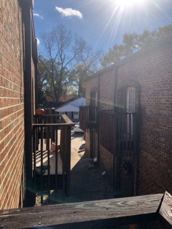 Foto del edificio - 208 E Starr Ave