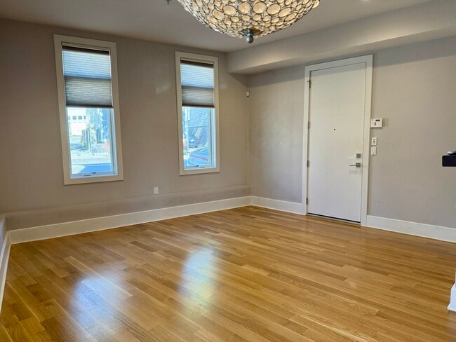 Building Photo - 5 Mohawk St