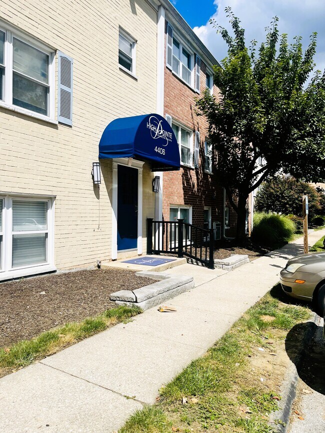 Foto del edificio - 4406 Falls Bridge Dr