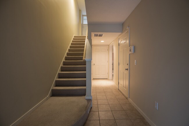 Foto del edificio - 221 1st Ave NE