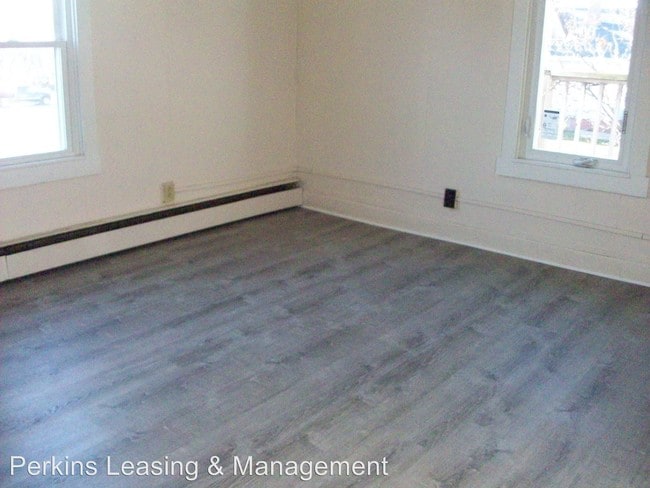 Building Photo - 172 College Ave