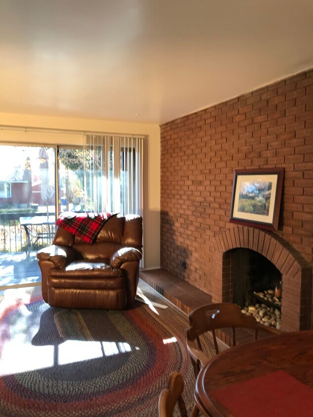 Foto principal - 1409 E Murphys Ln
