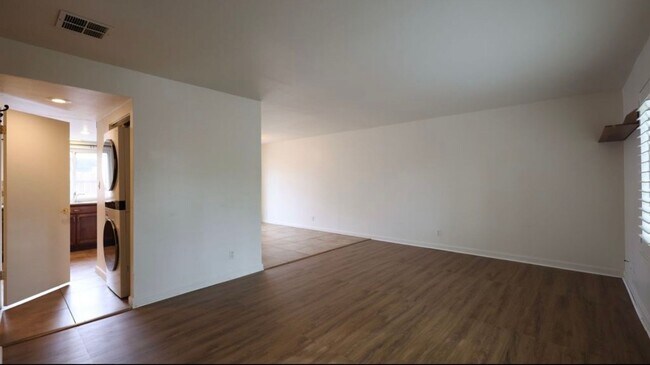 Foto del edificio - Pet friendly 2 bedroom townhouse