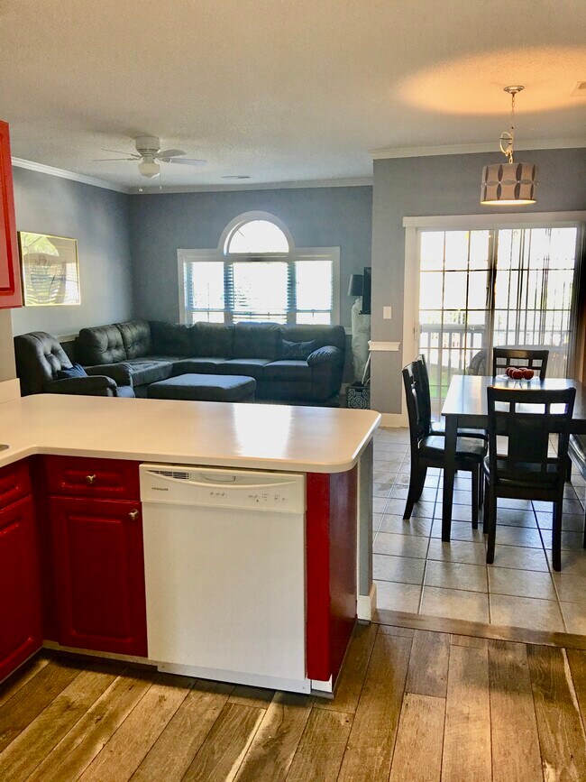 Foto del edificio - 4173 Hibiscus Dr