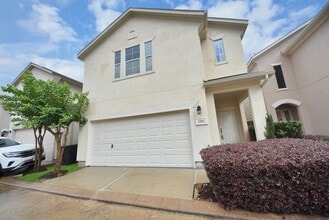 Building Photo - 10062 Hillside Bayou Dr