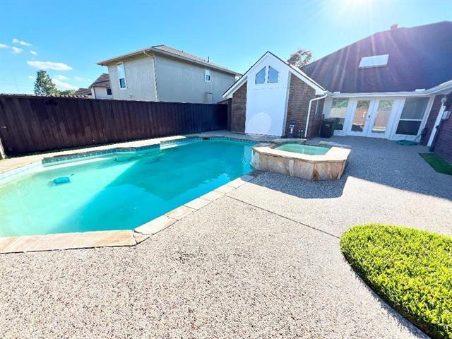 Foto del edificio - 1028 Silverthorn Ct