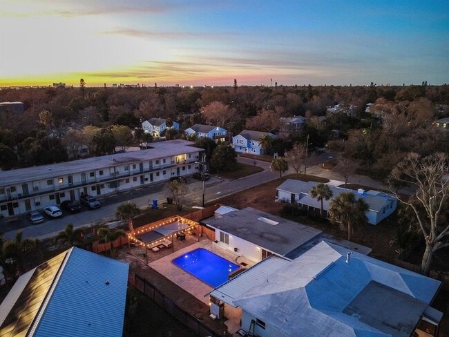 Building Photo - 4739 Baywood Point S