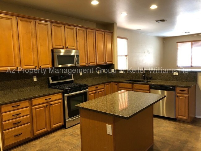Building Photo - Goodyear 4 Bedroom with 3 car garage!