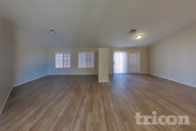 Foto del edificio - 6310 Maxwood Ct