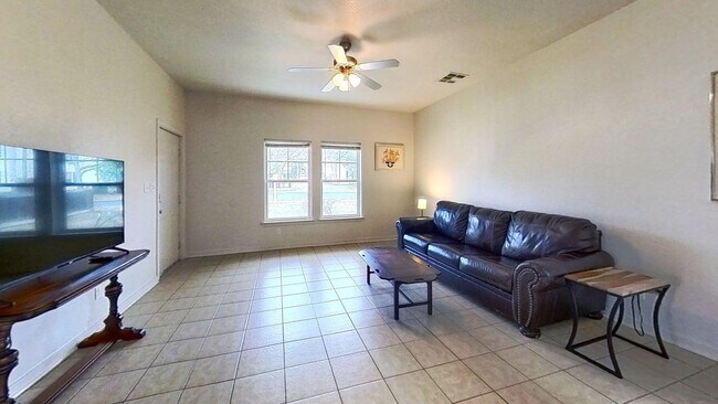 Foto del edificio - 615 1st St